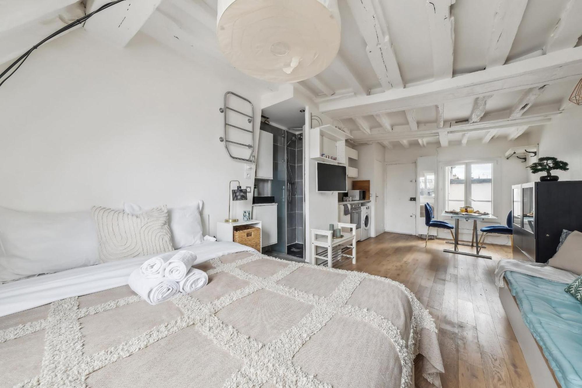 Le Louvre & Notre-dame - Cityapartmentstay Parigi